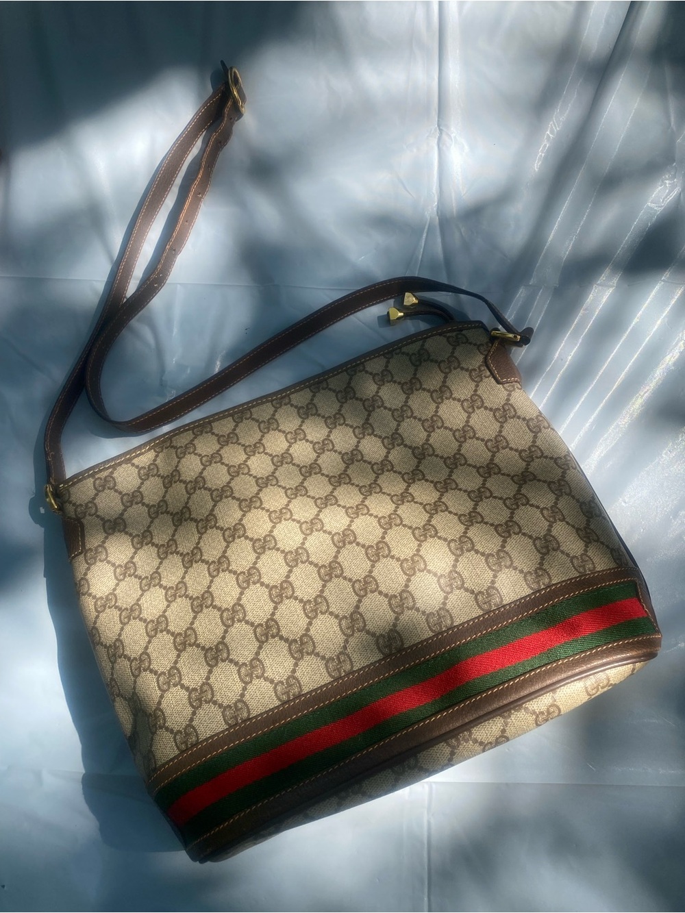 Gucci Beige GG Supreme Canvas Shoulder Bag with Green and Red Web Stripe